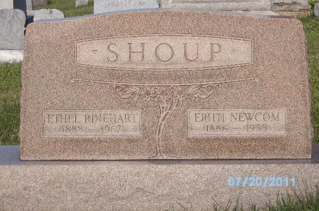 File:Erith Newcom and Ethel Rinehart Shoup Headstone.jpg
