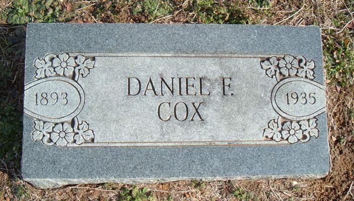 File:Headstone of Daniel F. Cox.jpg