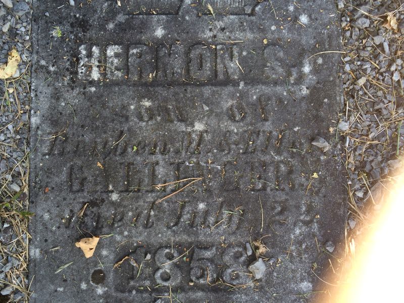 File:Hermon S. Gallinger headstone, close up 1.jpg