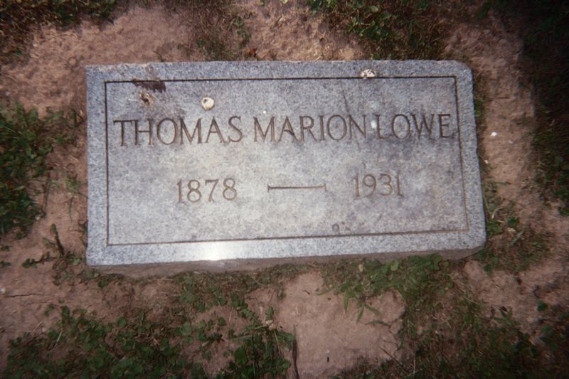 File:Thomas Marion Lowe Headstone.jpg