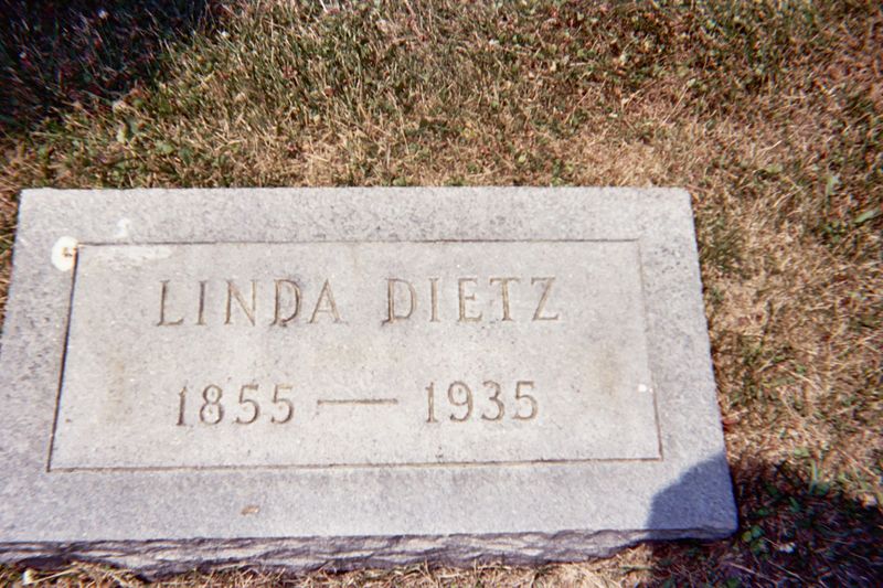 File:Linda Dietz Headstone.jpg