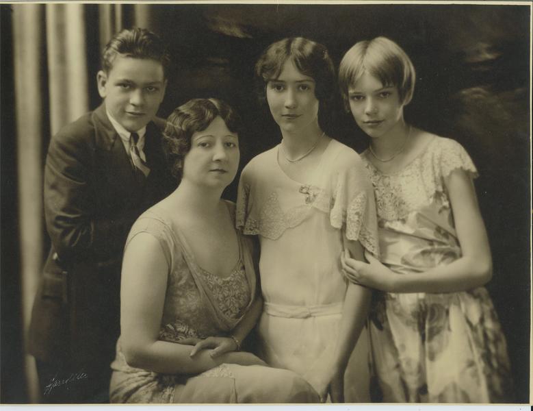 File:Marianne with son Ernest, daughters Mabel and possibly Blanche.jpg