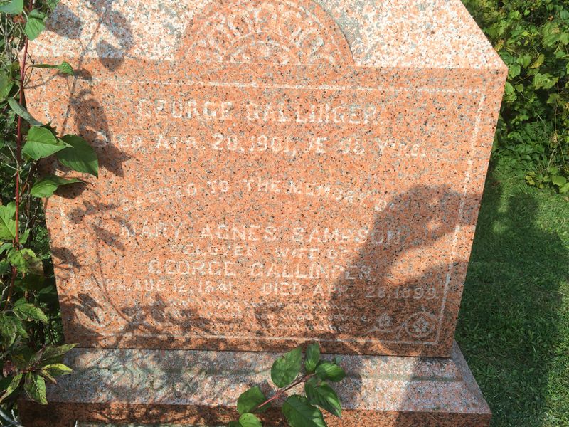File:George Gallinger and Mary Agnes Sampson headstone, close up.jpg