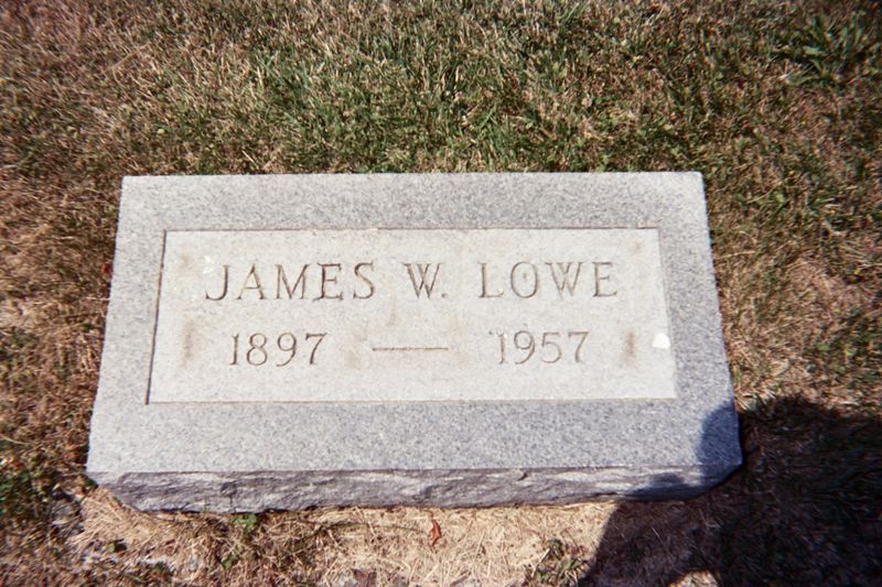 File:James W. Lowe Headstone.jpg