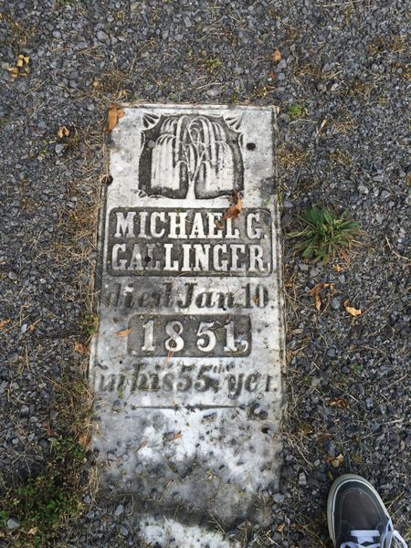 File:Michael G. Gallinger headstone.jpg