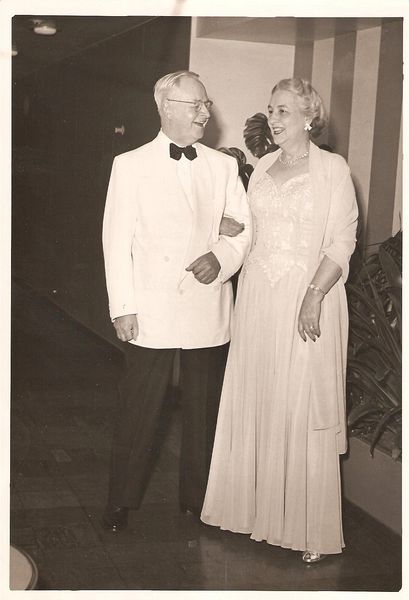 File:Ernest Herbert Richardson and wife, Frieda on cruise.jpg