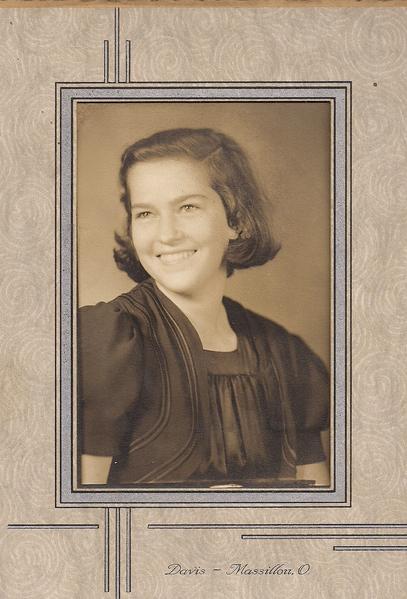 File:Mary Maxine Heck young lady.jpg
